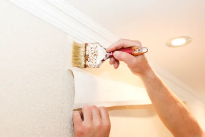 Pose de papier peint au Pradal — revêtements muraux et toiles de verre